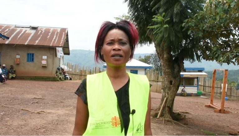 Le volontaire communautaire Justine reconnait les efforts de CRS-Caritas pour réduire les cas de traumatisme à Kayna