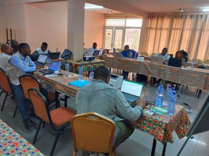 Caritas Congo : le programme sur l’agriculture durable et une meilleure protection des forêts en RDC évalue ses outils à Kinshasa