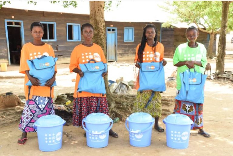 250 femmes déplacées de guerre bénéficient d’un kit hygiène féminine en zone de santé d’Oicha