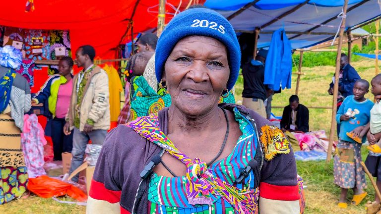 Lucie KANYERA, résidente de Alombongo et bénéficiaire de l'appui de Caritas Internationalis en travers Caritas Butembo-Beni, en zone de santé de Alimbongo, dans la crise du M23 au Nord-Kivu.