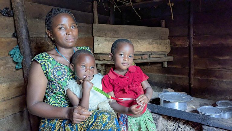 Grâce à l’aide du PAM et Caritas, Ghyslaine prend soin de sa famille