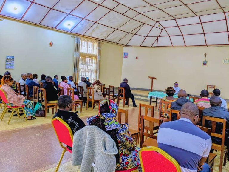 Récollection de la CEVB Sacré Cœur de Jésus : les agents de la Caritas Butembo-Beni appelés à transformer la jalousie en louange