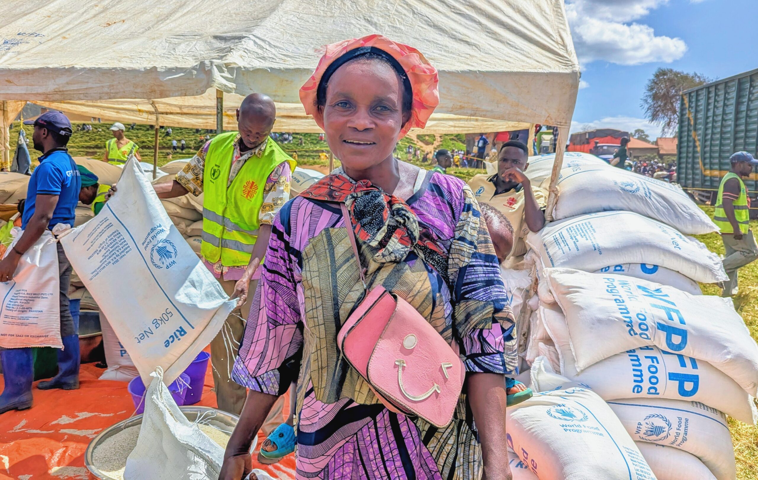Mme Espérance à la distribution des aliments du PAM à Butembo
